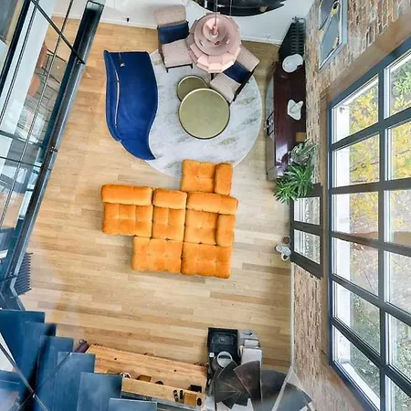 Exceptional Loft On The Heart Of 9th